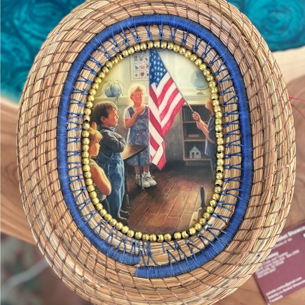Signed Pamela Caskey Handcrafted Patriotic Oval Pine Needle & Sweetgrass Basket - Picture 1 of 7